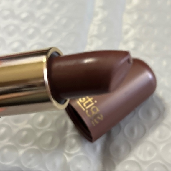 Prestige Cosmetics Lipstick damaged - Picture 6 of 10